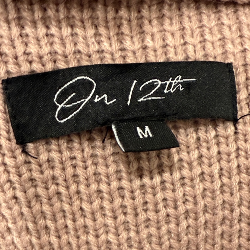 On 12th Women's pink taupe Lavender Faux Fur Collar sweater - Picture 2 of 7